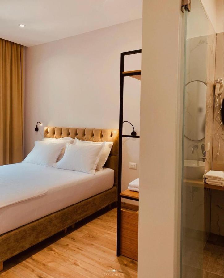Përmet Merly Hotel מראה חיצוני תמונה